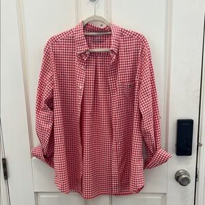 EUC Vineyard Vines On The Go Performance shirt